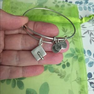 🚫SOLD🚫🎓Alex and Ani